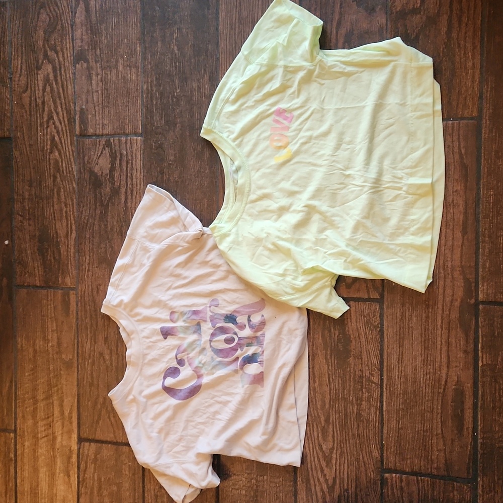Old navy bundle of 2 shirts